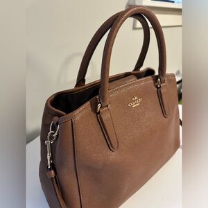 Coach Brown Leather Handbag with Shoulder Strap 🤎